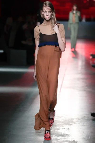 Look 4
